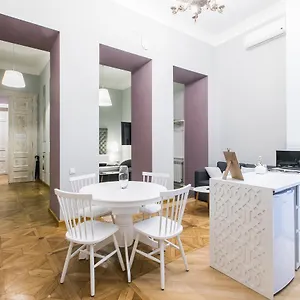 Апартаменты Kuxos On Machabeli Street, Тбилиси
